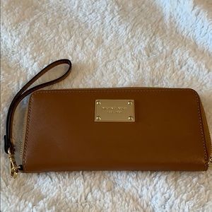 Michael Kors Wristlet Wallet Brown Leather